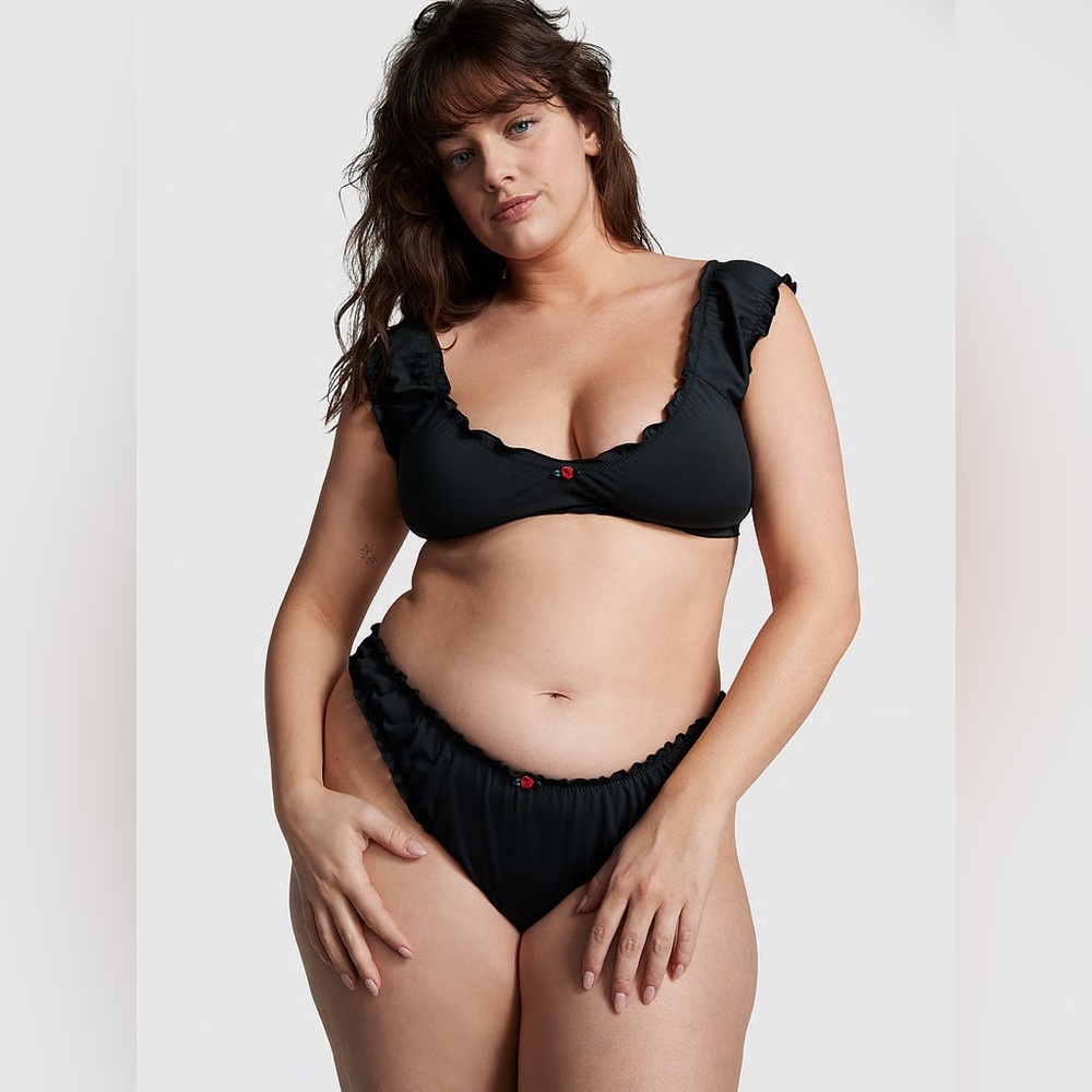 Frankie’s bikini x Pink collab Hudson bikini set